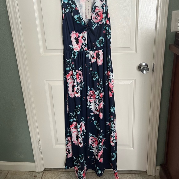 Dress - Picture 2 of 3